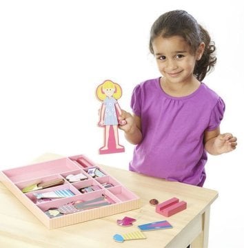 Melissa&Doug Ahşap Mıknatıslı Giydirme Oyunu Abby ile Emma